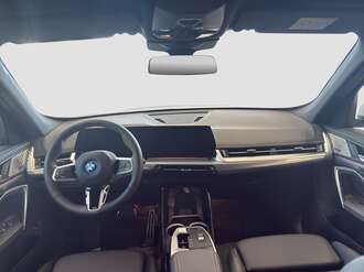 BMW iX1 eDrive20 (Bild 3/14)