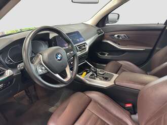 BMW 318i (Bild 2/18)