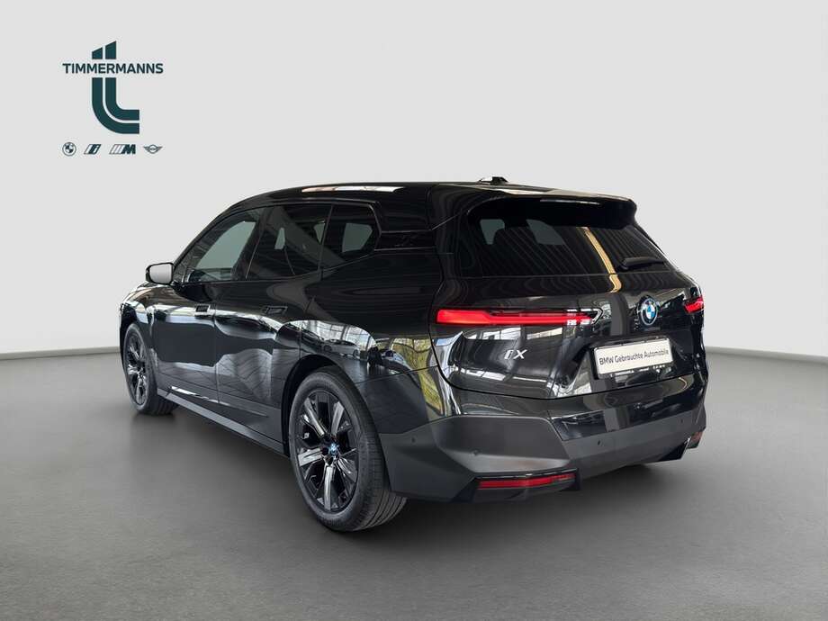 BMW iX (Bild 13/19)