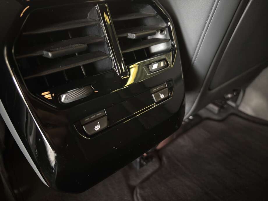 BMW iX (Bild 8/19)