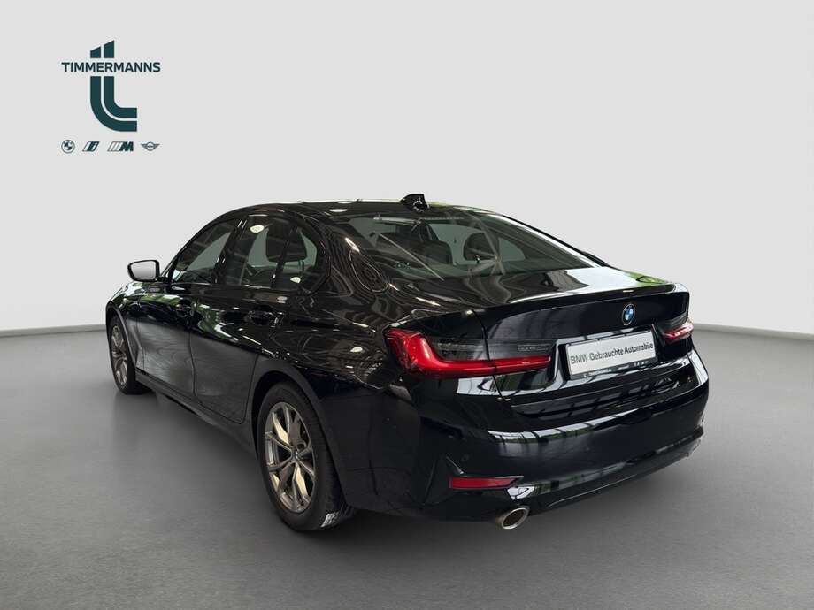 BMW 318i (Bild 12/18)