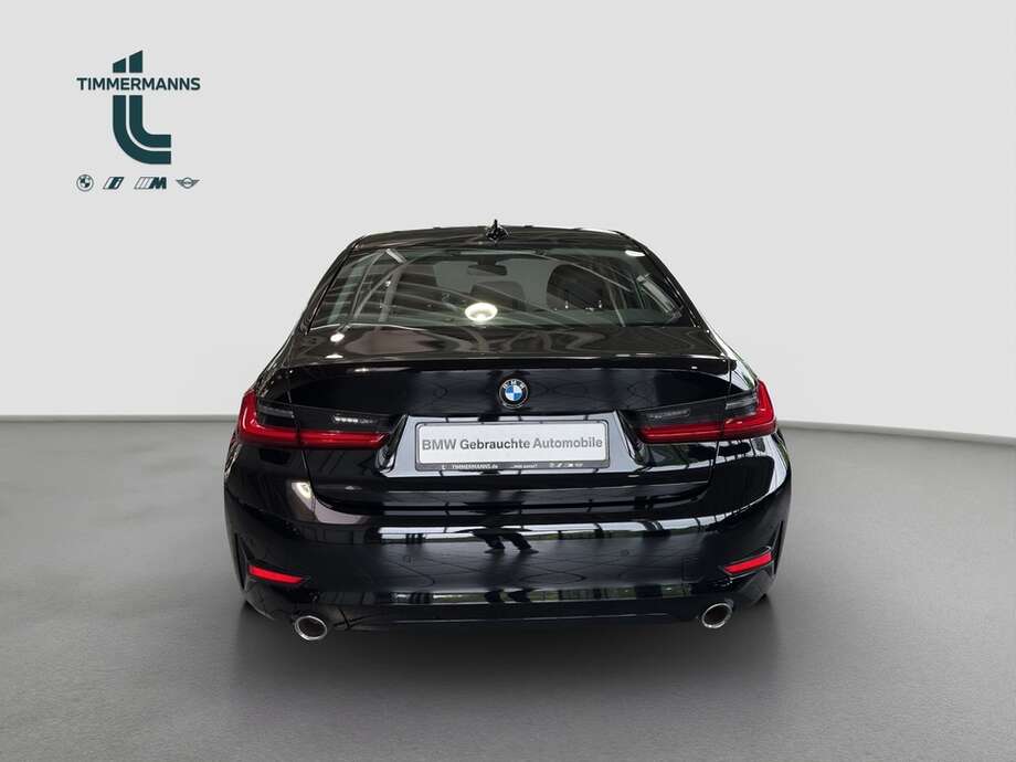 BMW 318i (Bild 13/18)