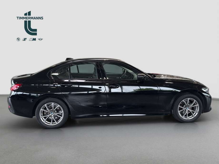 BMW 318i (Bild 15/18)