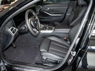 BMW 320d (Bild 1/15)