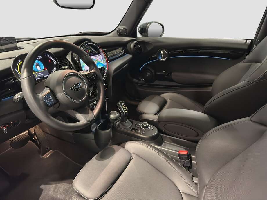 MINI Cooper SE (Bild 2/2)