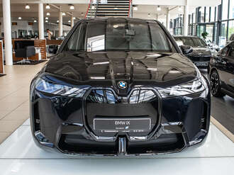 BMW iX (Bild 3/13)
