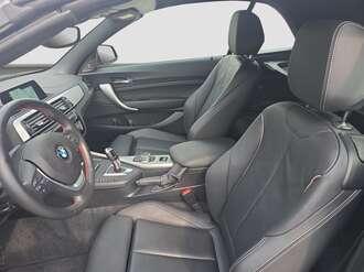 BMW 220i (Bild 2/18)