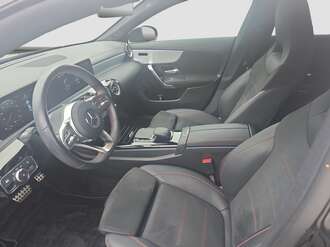 Mercedes-Benz CLA 200 (Bild 2/17)
