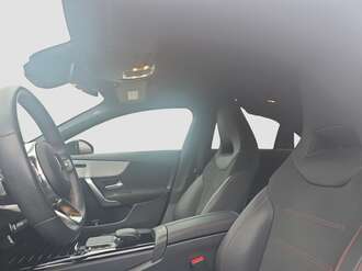 Mercedes-Benz CLA 200 (Bild 3/17)
