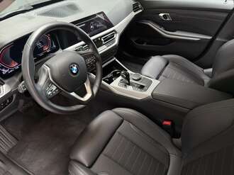 BMW 320d (Bild 2/15)