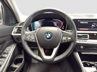 BMW 320d (Bild 3/15)