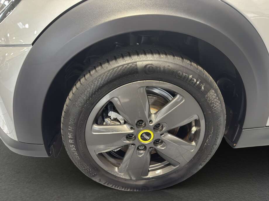 MINI Cooper SE (Bild 15/17)