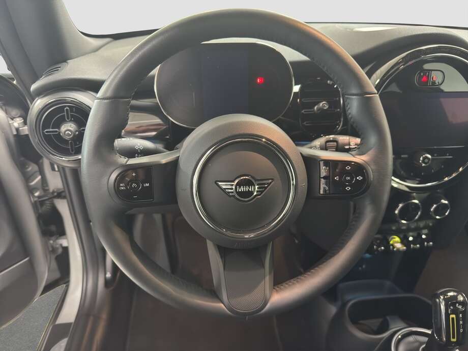 MINI Cooper SE (Bild 2/17)