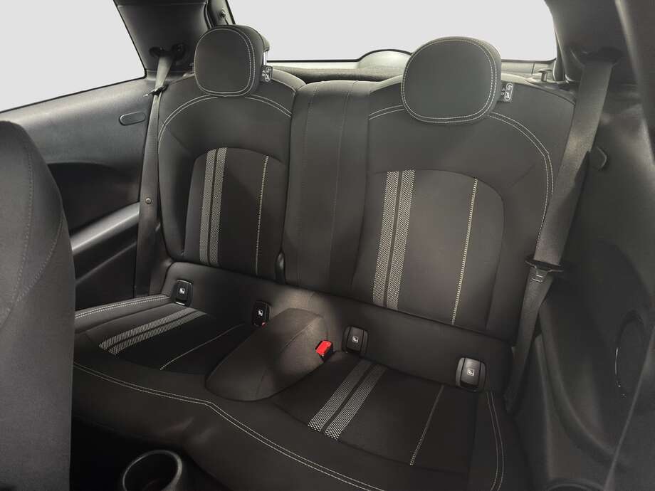 MINI Cooper SE (Bild 4/17)