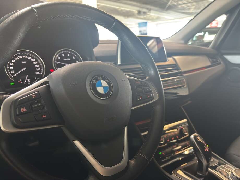 BMW 218 Active Tourer (Bild 8/16)