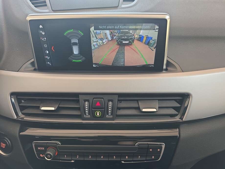 BMW X1 (Bild 10/18)