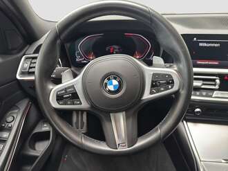 BMW 320d (Bild 2/16)