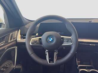 BMW iX2 xDrive30 (Bild 2/15)