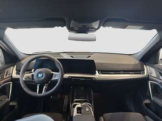 BMW iX2 xDrive30 (Bild 3/15)