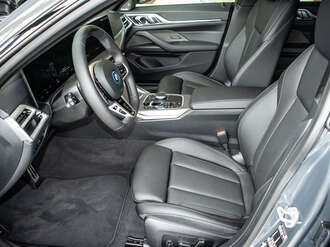 BMW i4 (Bild 2/18)