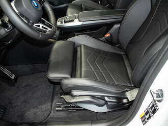 BMW iX1 eDrive20 (Bild 1/17)