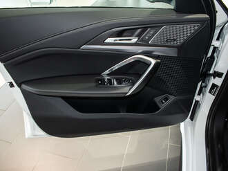 BMW iX1 eDrive20 (Bild 3/17)