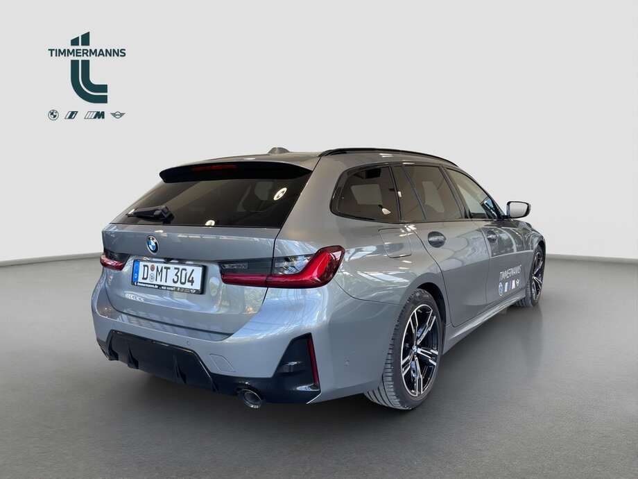 BMW 320d (Bild 12/16)
