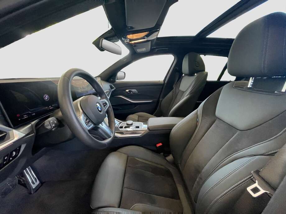BMW 320d (Bild 2/16)