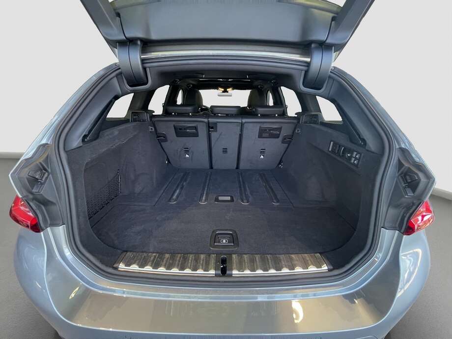 BMW 320d (Bild 7/16)
