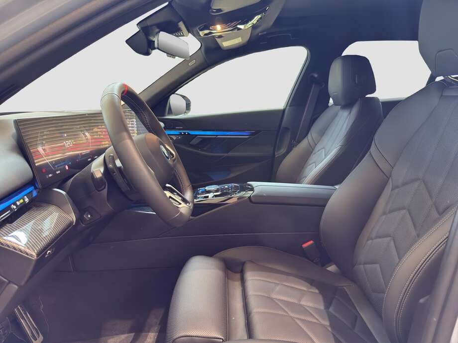 BMW i5 M60 xDrive Limousine (Bild 2/16)