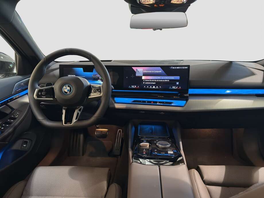 BMW i5 eDrive40 Touring (Bild 5/16)