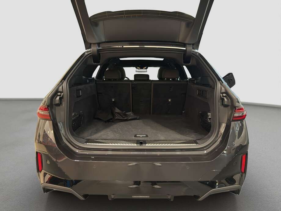 BMW i5 eDrive40 Touring (Bild 7/16)