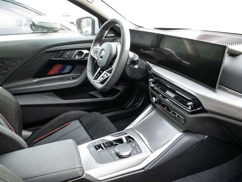 BMW 230i (Bild 11/16)