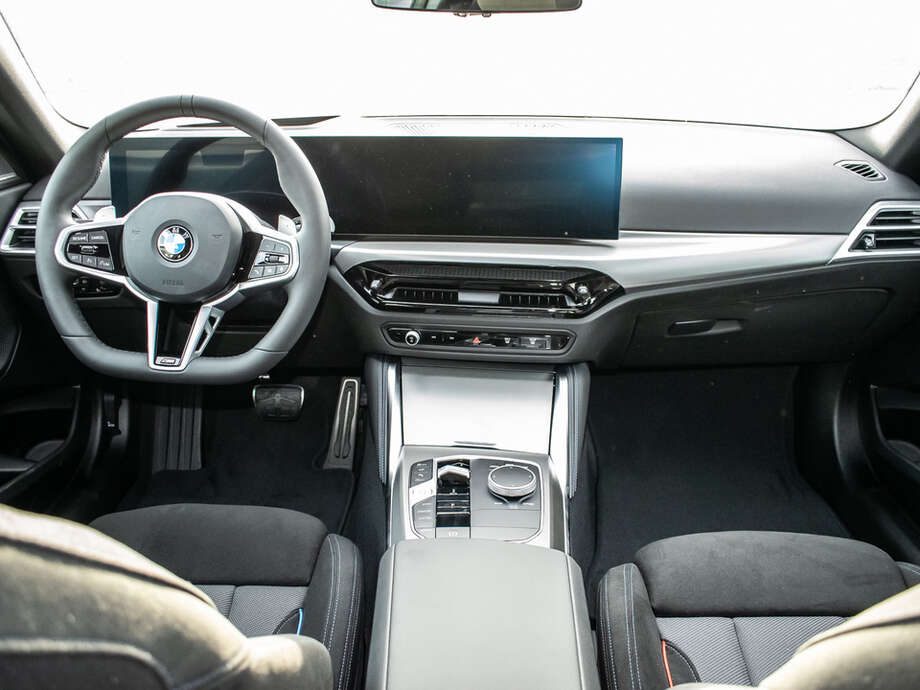 BMW 230i (Bild 13/16)