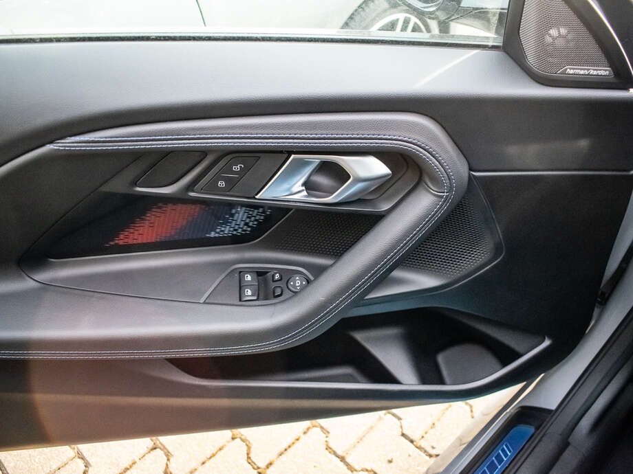 BMW 230i (Bild 5/16)