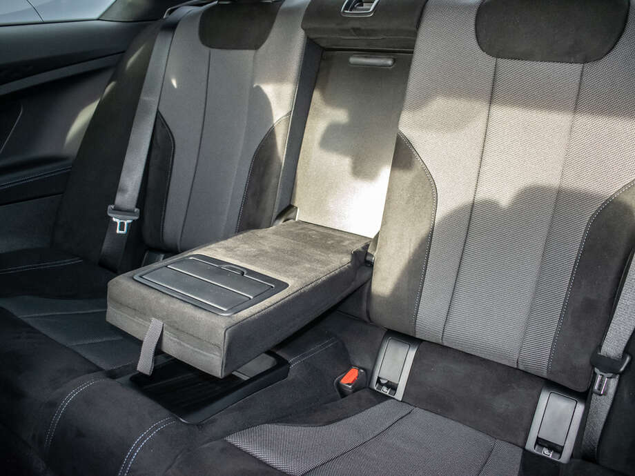 BMW 230i (Bild 8/16)