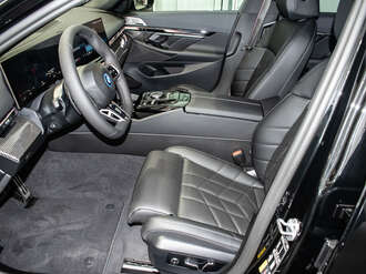 BMW i5 eDrive40 Touring (Bild 2/17)