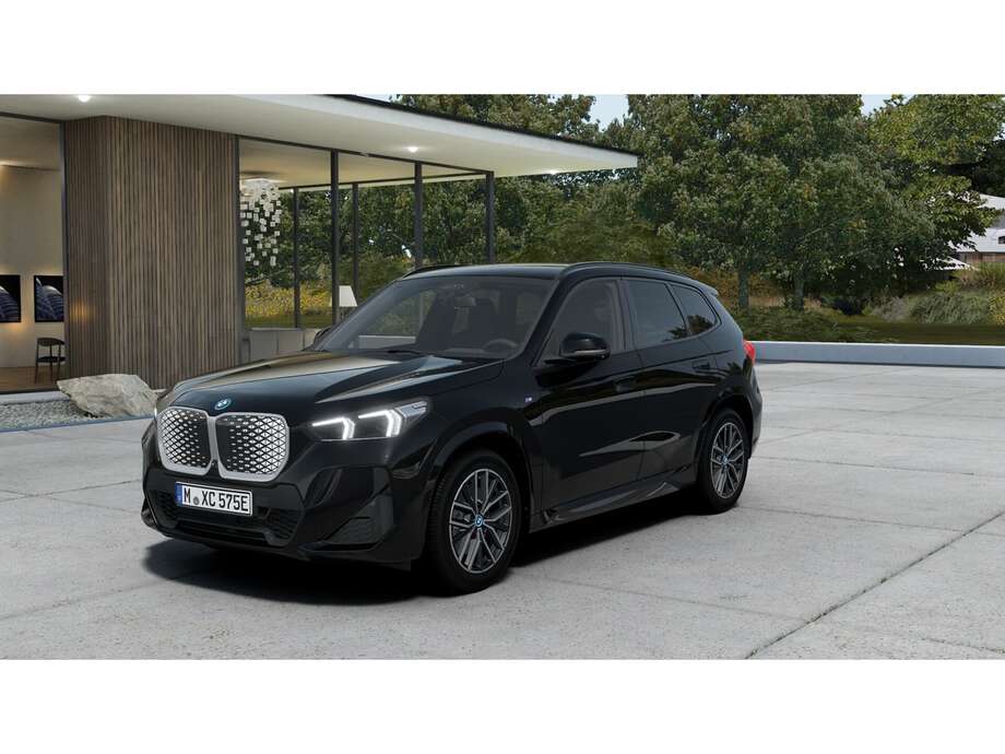 BMW iX1 xDrive30 (Bild 1/2)