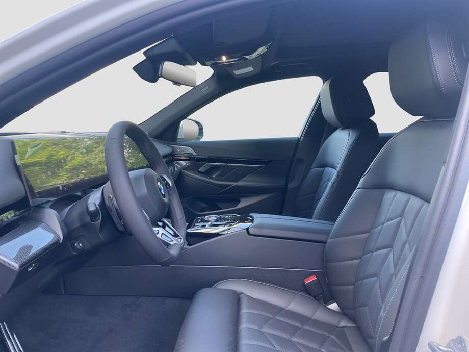 BMW 540d xDrive (Bild 2/2)