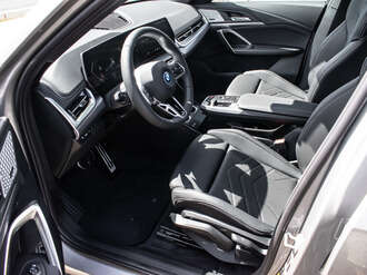 BMW iX1 xDrive30 (Bild 3/18)