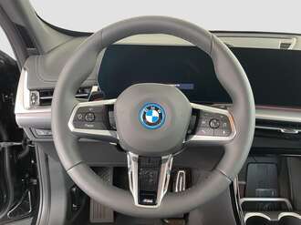 BMW iX1 xDrive30 (Bild 2/16)