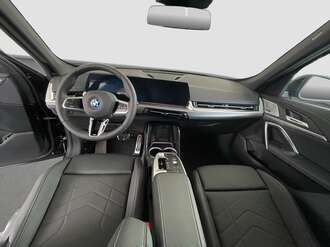 BMW iX1 xDrive30 (Bild 3/16)