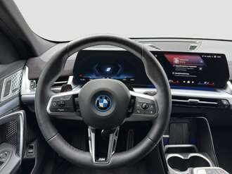 BMW iX2 eDrive20 (Bild 2/15)