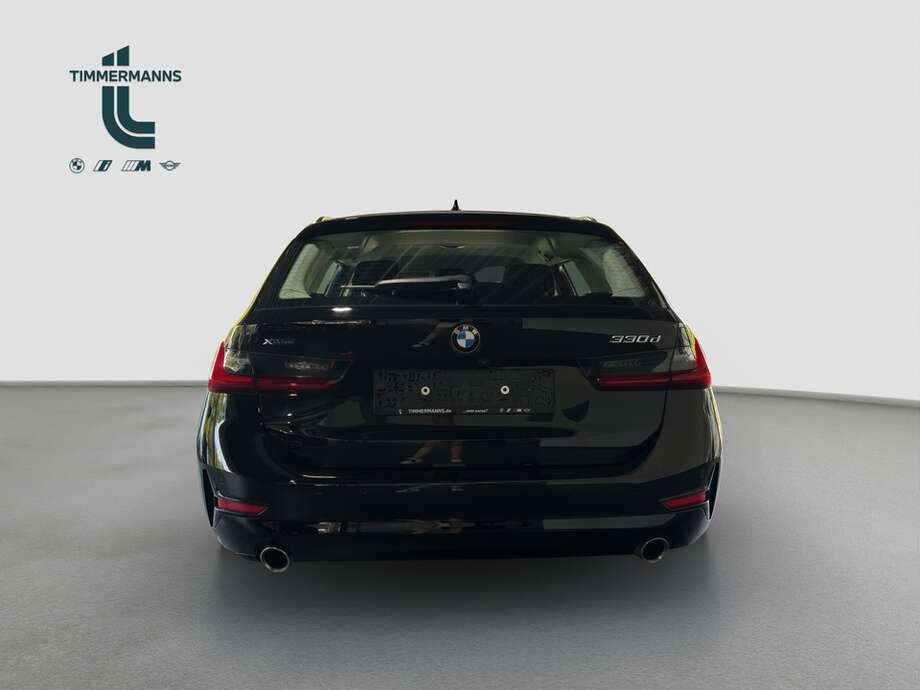 BMW 330d xDrive (Bild 11/16)