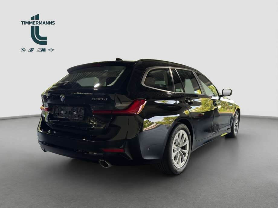 BMW 330d xDrive (Bild 12/16)
