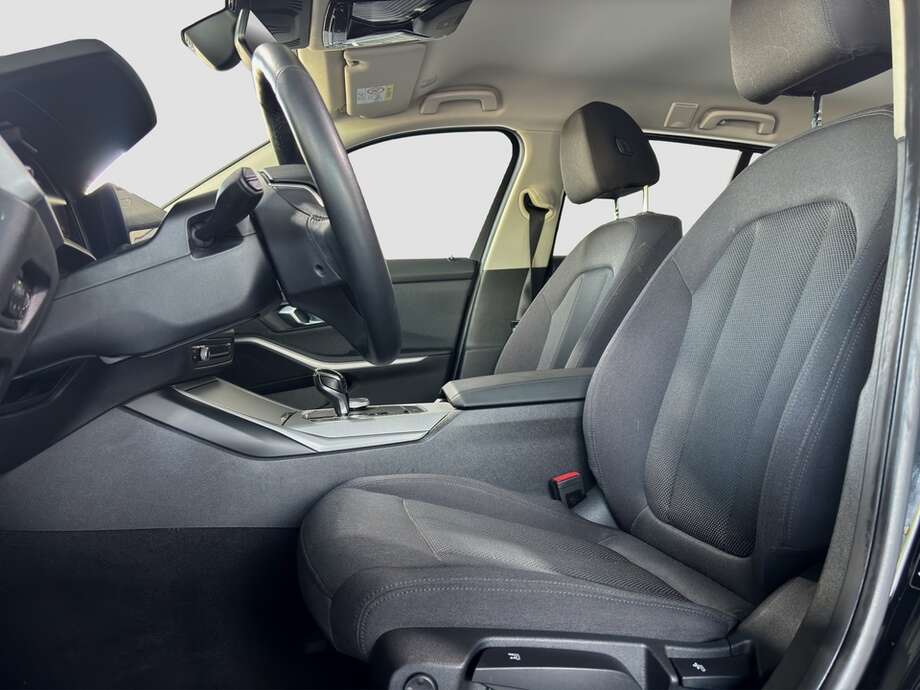 BMW 330d xDrive (Bild 2/16)