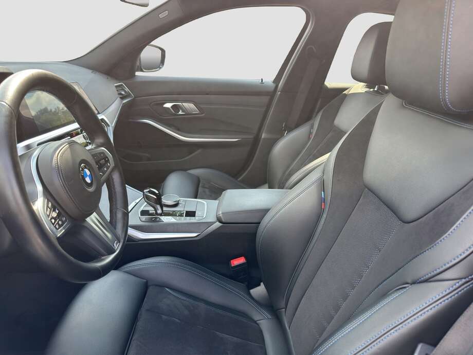 BMW 330i (Bild 2/2)