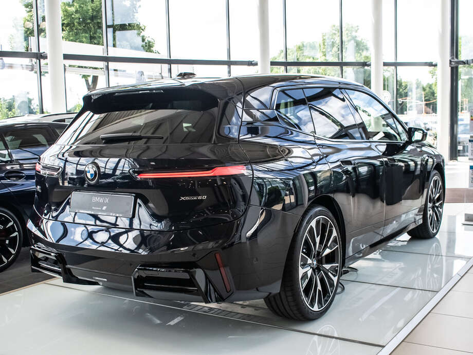 BMW iX (Bild 6/13)