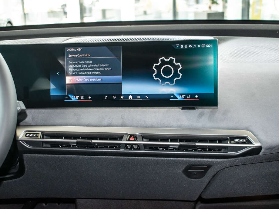 BMW iX (Bild 12/13)