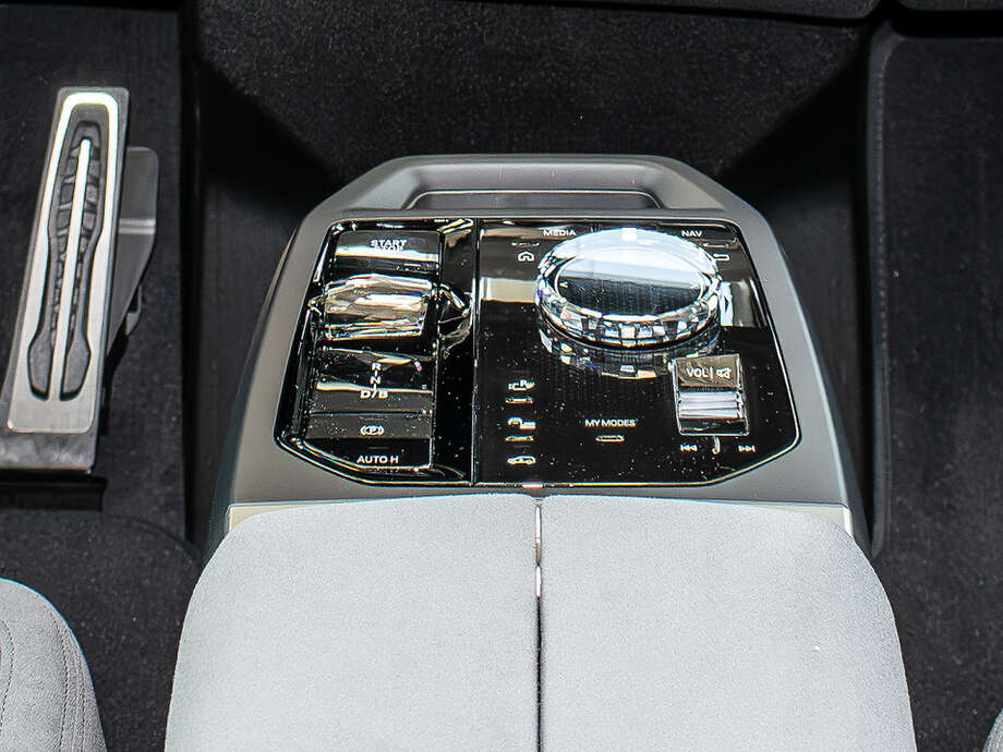 BMW iX (Bild 13/13)
